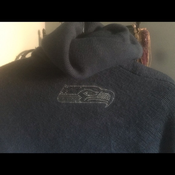 Seattle Seahawks Team Poncho - Picture 3 of 6